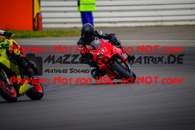 MaZZes_Fotomatrix_20250421_6007705_3574 | GELB