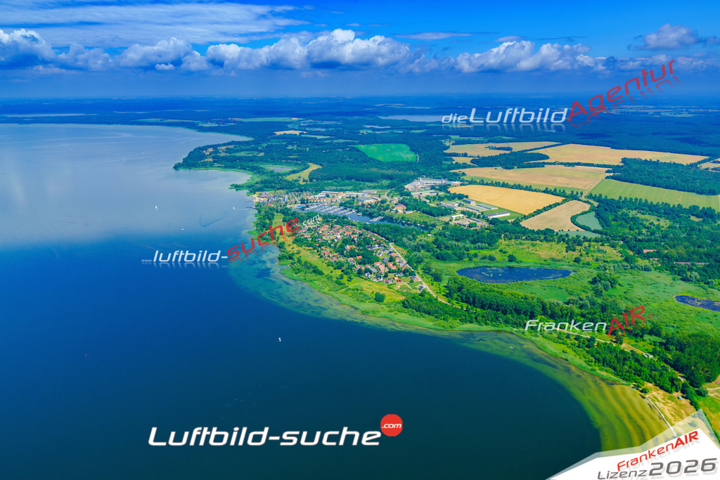 Die Luftbildaufnahme Hafendorf - Müritz wurde 2018 mittels Flugzeug (keine Drohne) erstellt. Perfekte Schärfe und Druck- Auflösung- Garantiert!