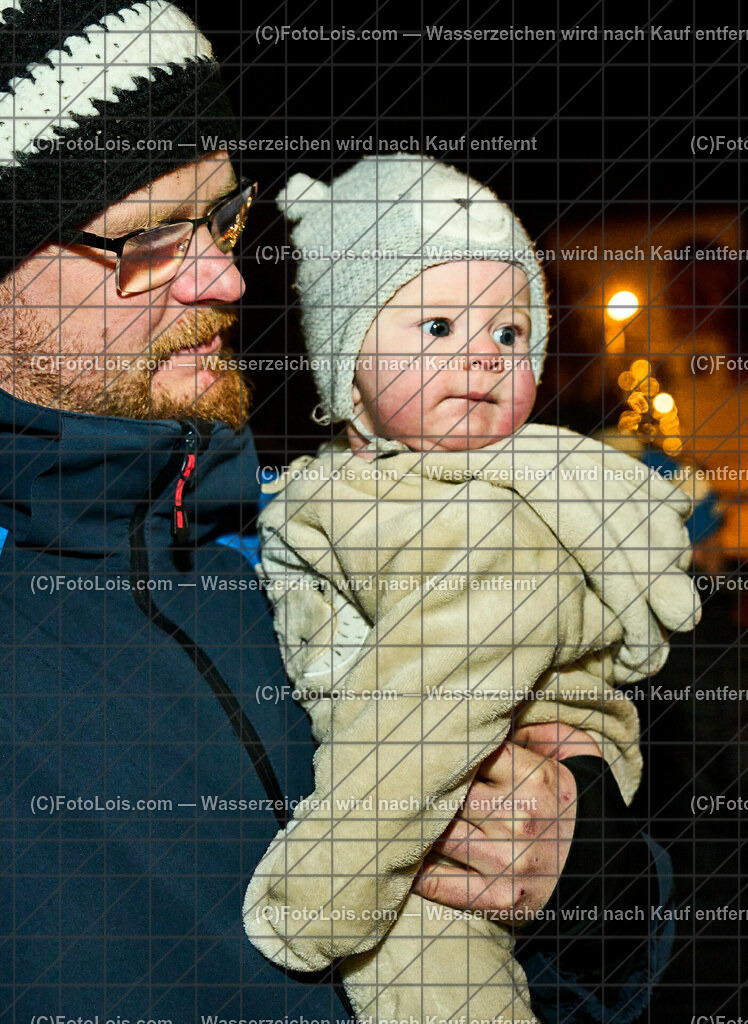 ALP7745_Wieselburger Advent_Nikolaus-Familie Grubmueller | (C)FotoLois.com, Alois Spandl, Wieselburger Advent im Schlosspark, Besuch durch den Hl. Nikolaus und seinen Krampussen, Sa 3. Dezember 2022.