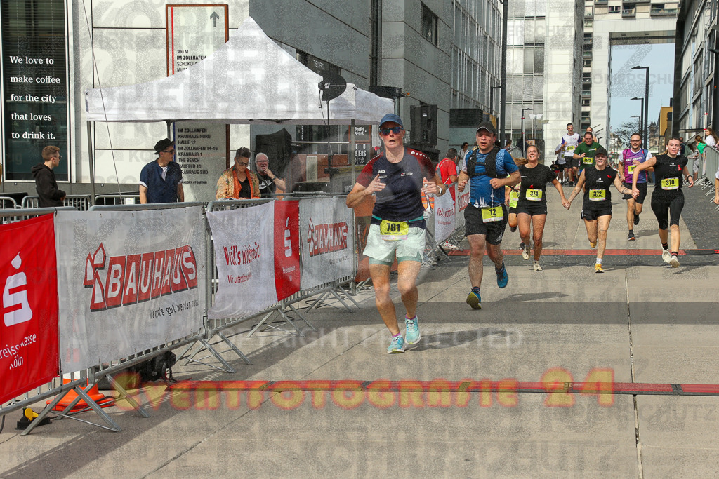 250920_1330_EX1_5087 | Sportfotografie im Rhein-Sieg Kreis, Köln, Bonn, NRW, Rheinland Pfalz, Hessen, etc. Unser Tätigkeitsfeld umfasst den Laufsport vom Volkslauf über den Marathon, Duathlon, Triathon bis zum Ultralauf wie Kölnpfad Ultra oder Schindertrail.