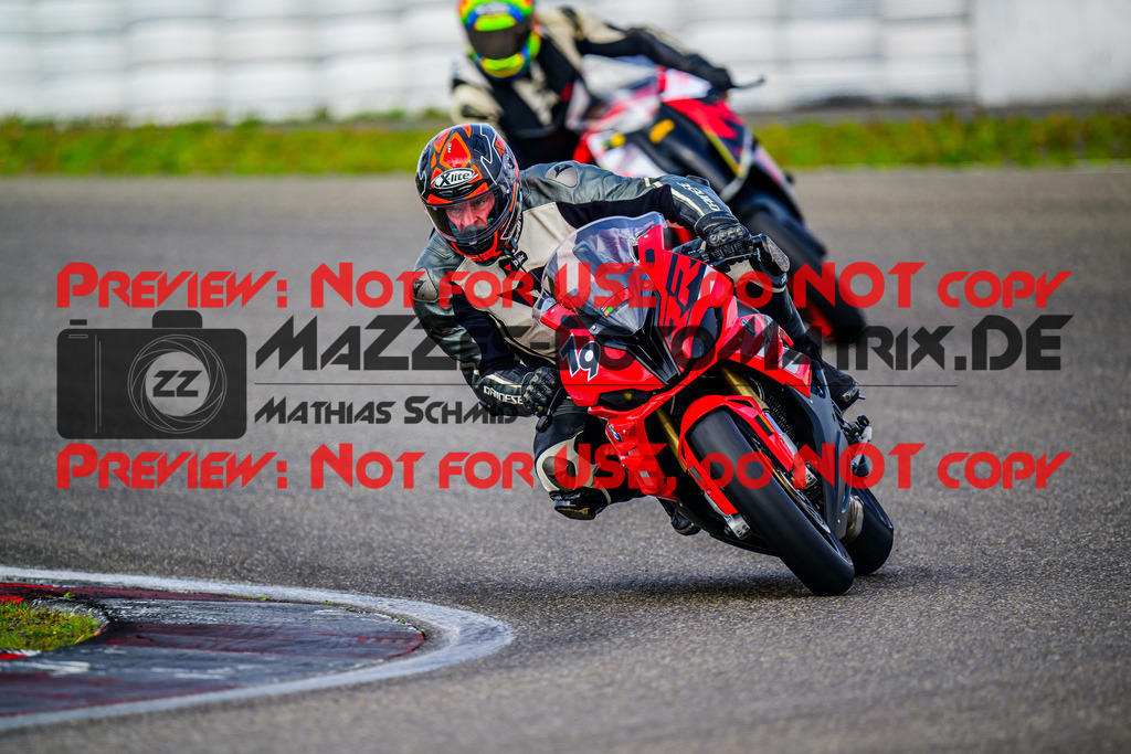 MaZZes_FotoMatrix_240911_6007705_3144 | GELB