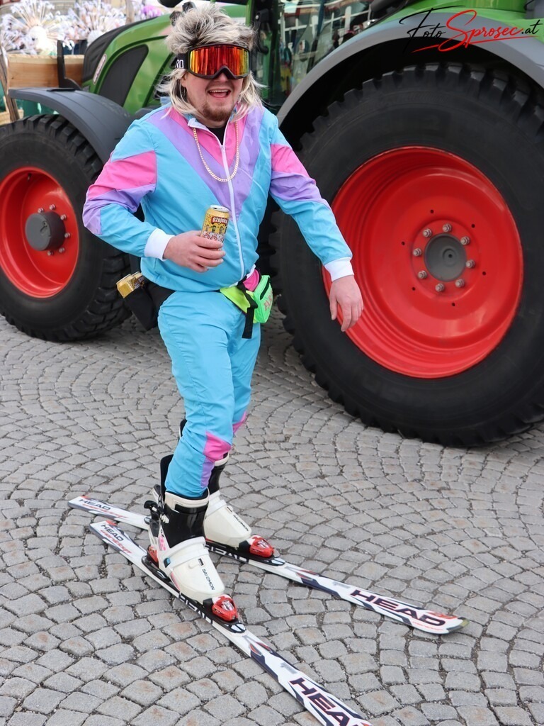 fasching-mariazell2025 (44) | Mit meiner Kamera halte ich besondere Augenblicke, faszinierende Landschaften und interessante Details fest. Dabei entstehen ganz unterschiedliche Aufnahmen – von stimmungsvollen Landschaftsfotografien und beeindruckenden Drohnenaufnahmen über Pressefotos - Realisiert mit Pictrs.com
