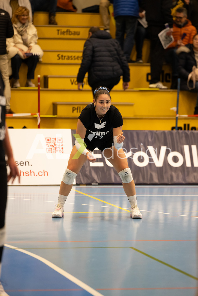 Volleyball I Frauen I Saison 2025-2026 I CEV Volleyball Challenge Cup 2026 | Women I 16th Finals I VC Kanti Schaffhausen - TJ Ostrava I 03.12.2025 | VC Kanti Schaffhausen - 12 Isabella Loffreda (CH) – Libera - Realisiert mit Pictrs.com