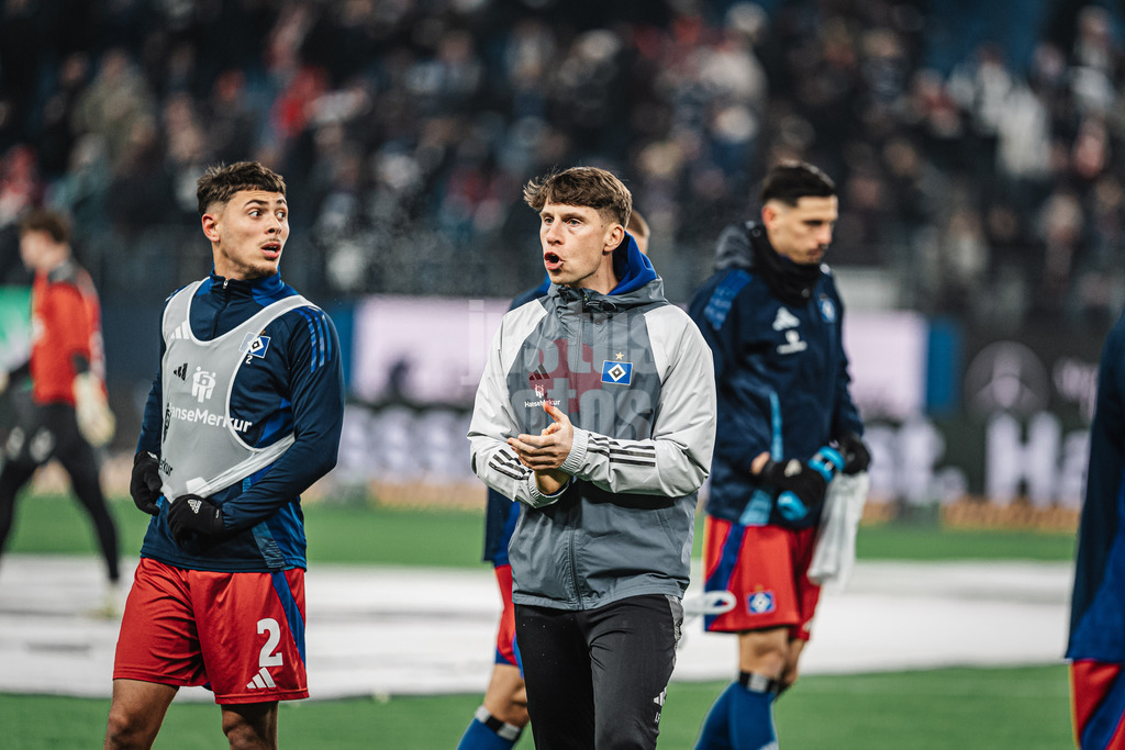 Fußball | Männer | Saison 2024/2025 | 2. Fußball-Bundesliga | 18. Spieltag | Hamburger SV vs. 1. FC Köln | 18.01.2025 | Co-Trainer Loic Fave (HSV) heizt das Team ein