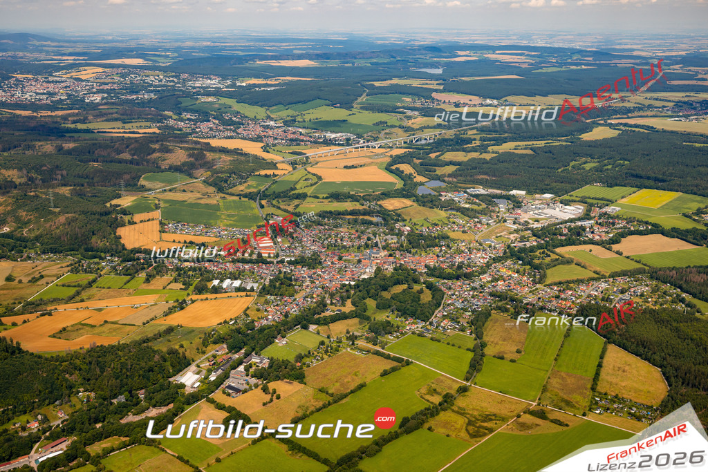 Das Luftbild zeigt : Gehren Ilmenau - Die Luftaufnahme wurde 2024 vom UL-Flugzeug aus erstellt ( keine Drohne ) - Hochauflösende Luftaufnahme - Für grossformatige Ausdrucke geeignet. Die Geschenkidee !Mit Lizenz und Bildrechte bestellbar