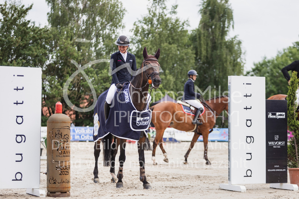 250601_MayDays_GP-591 | Deine schönsten Turniermomente als professionelle Fotos! Entdecke hochwertige Pferdesport-Fotografie im Online-Shop. Jetzt Fotos finden & bestellen!
