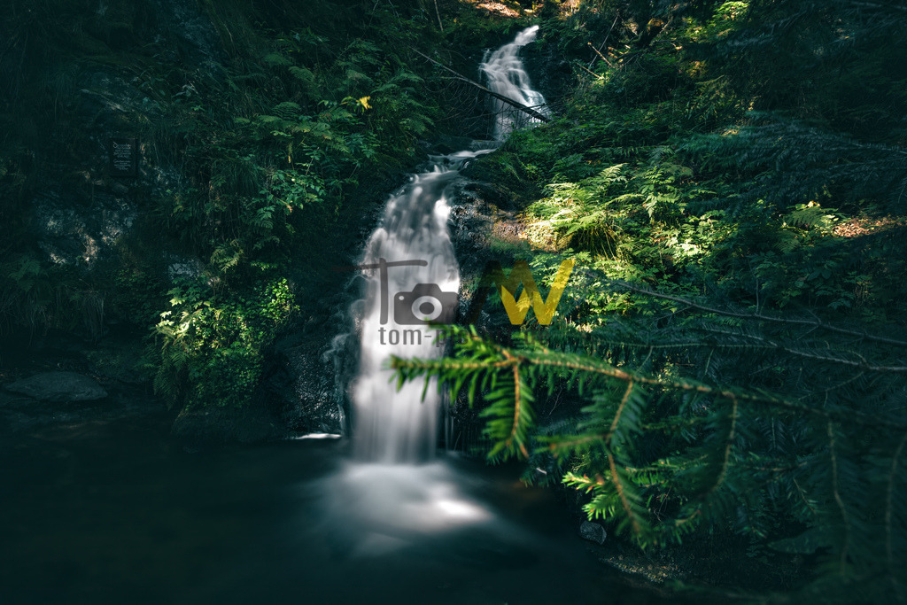 Wasserfall Todtmoos oben mystic | Hochauflösende und hochwertige Bilder und Fotos.Kommerzielle oder private Nutzung ✔ Bilder downloaden✔ Acryl ✔ Leinwand ✔ Poster ✔
 - Realisiert mit Pictrs.com