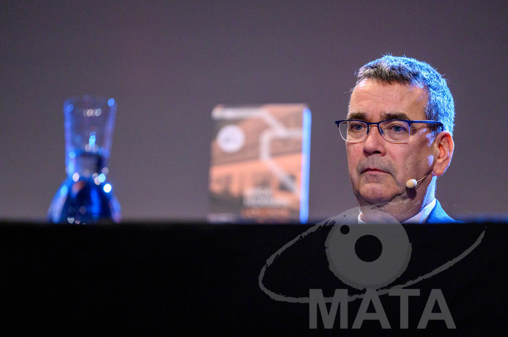 _DWA5329 | Mick Herron bei der lit.Cologne 2023 Veranstaltung 'Mick Herron erklärt die London Rules' im Ostermann-Saal. Köln, 08.03.2023 - Realisiert mit Pictrs.com