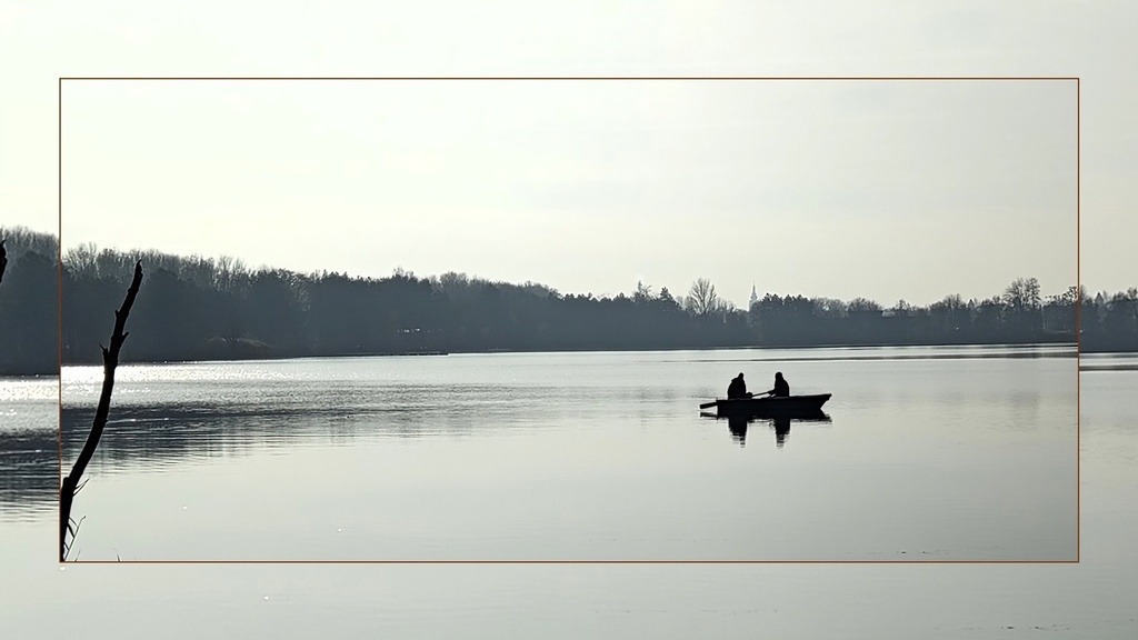 Sonntag am See | Künstler/in Member of AKM/austromechana. Troubadour. 2026 a fascinating journey began with Tatjana my AI muse✨ METISSIREN set sails and left the harbor ⛵