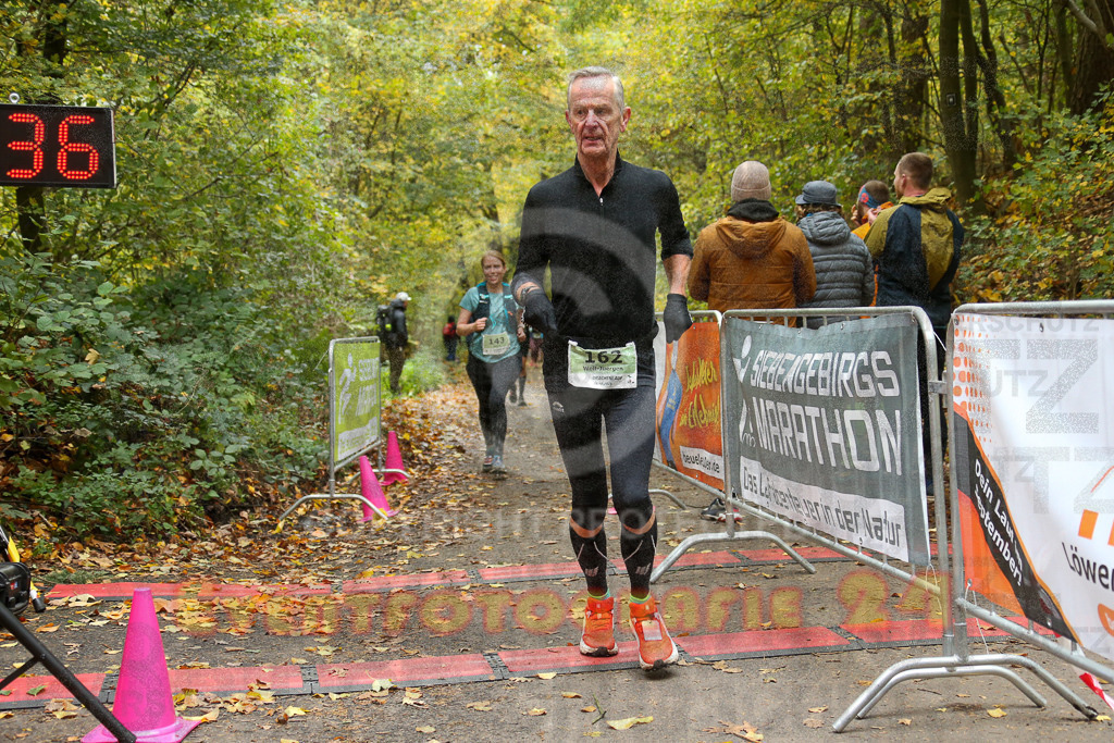 251026_1324_EX1_3347 | Sportfotografie im Rhein-Sieg Kreis, Köln, Bonn, NRW, Rheinland Pfalz, Hessen, etc. Unser Tätigkeitsfeld umfasst den Laufsport vom Volkslauf über den Marathon, Duathlon, Triathon bis zum Ultralauf wie Kölnpfad Ultra oder Schindertrail.