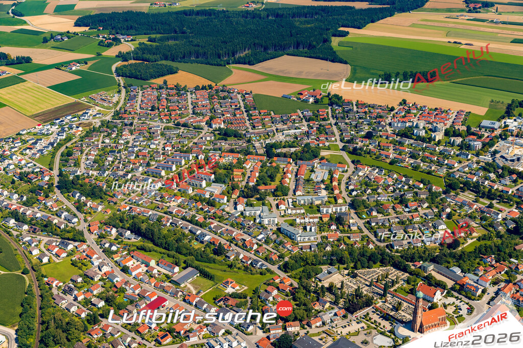 Luftaufnahme von  Vilsbiburg - Die Luftaufnahme wurde 2025 vom UL-Flugzeug heraus erstellt ( keine Drohne ) - Hochauflösende Luftaufnahme - für professionelle Ausdrucke geeignet. Die Geschenkidee !Mit Lizenz und Bildrechte bestellbar
