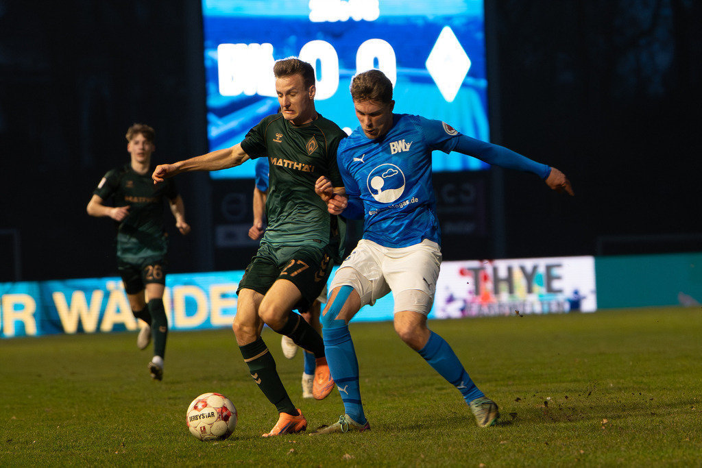 Fußball I Herren I Saison 2025-2026 I Regionalliga Nord I 25. Spieltag I TuS Blau-Weiß Lohne - Werder Bremen II I 5759 | jns.sportfotos - Realisiert mit Pictrs.com