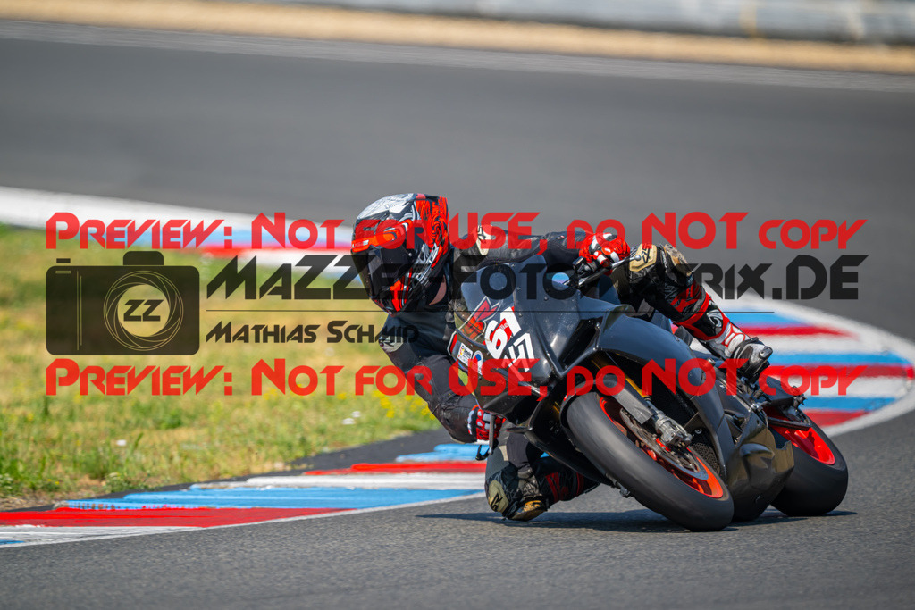 MaZZes-Fotomatrix-20260805-519822 | R1