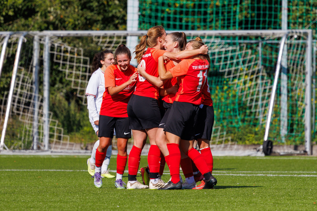 FCHHÜT_251003_4212 | 1.FC Heidenheim 1846 II vs. TSV Hüttlingen, Fußball, Frauen, Bezirkspokal, 2025/2026, 1.Runde, 03.10.2025 in Mergelstetten, Sportplatz 2(Foto: Michael Bulling) - Realisiert mit Pictrs.com
