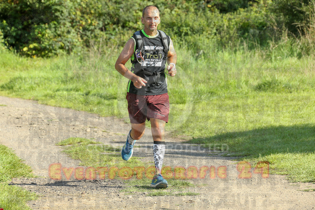 230826_1706_EX1_1658 | Sportfotografie im Rhein-Sieg Kreis, Köln, Bonn, NRW, Rheinland Pfalz, Hessen, etc. Unser Tätigkeitsfeld umfasst den Laufsport vom Volkslauf über den Marathon, Duathlon, Triathon bis zum Ultralauf wie Kölnpfad Ultra oder Schindertrail.