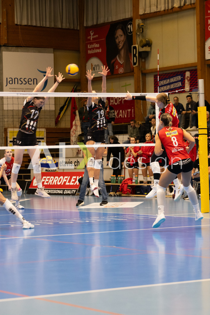 Volleyball I Frauen I Saison 2025-2026 I CEV Volleyball Challenge Cup 2026 | Women I 16th Finals I VC Kanti Schaffhausen - TJ Ostrava I 03.12.2025 | Hochwertige Sportfotos kaufen & lizenzieren für Medien, Vereine, Agenturen & Sportler:innen. Entdecke professionelle Sportfotografie im Bildshop von Alexander Franzen. - Realisiert mit Pictrs.com