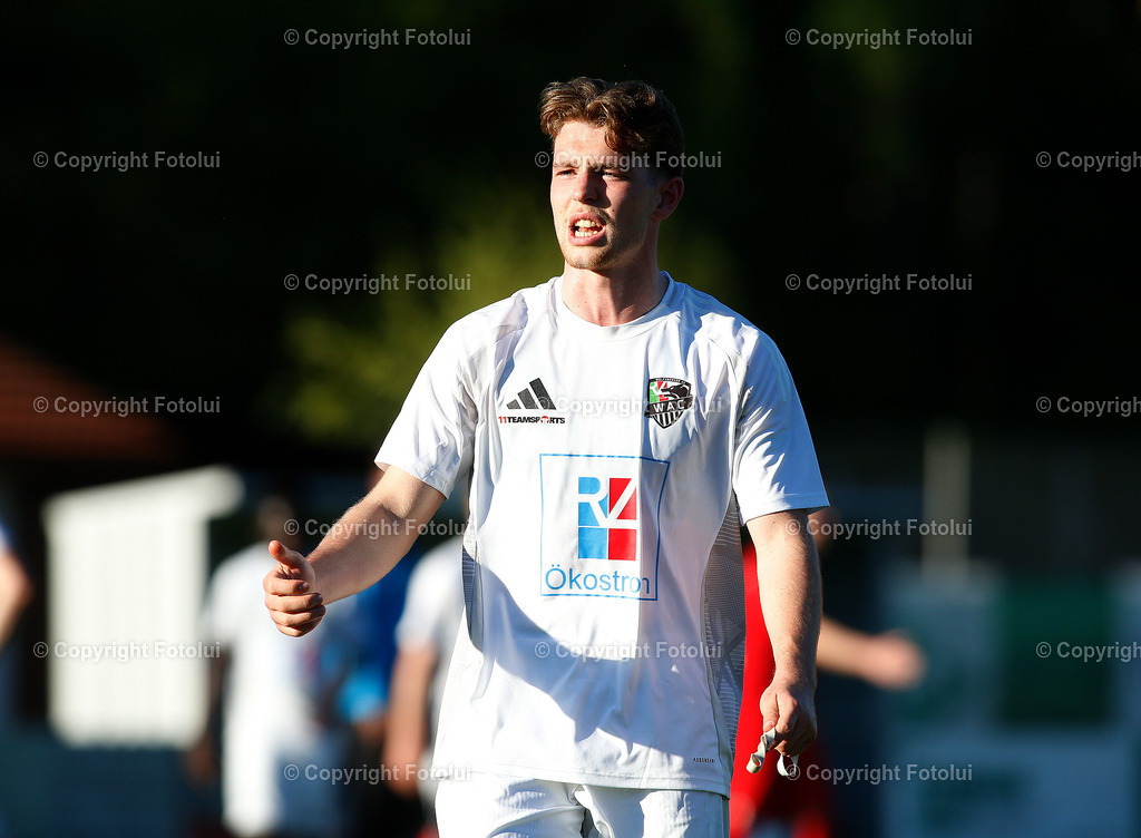 A_LUI-20250419_34 | SPORT FUSSBALL REGIIONALLIGAMITTE ASKOE OEDT-WAC AMATEURE 19.4.2025 IM BILD: WUETEND VERLAESST DANIEL GORIUPP (WACAMATUERE) NACH DEM SCHLUSSPFIFF DAS SPIELFELD FOTO:FOTOLUI