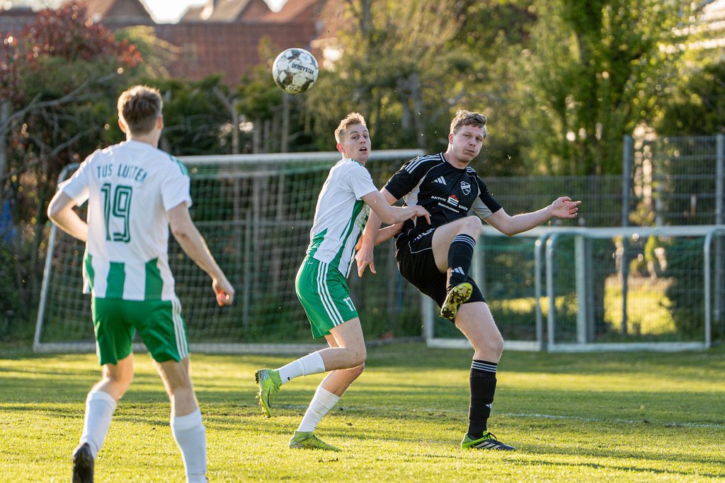 Fußball I Herren I Saison 2025-2026 I Bezirksliga Weser-Ems 4 I 15. Spieltag I TuS Lutten - GW Brockdorf I 07852 | jns.sportfotos - Realisiert mit Pictrs.com