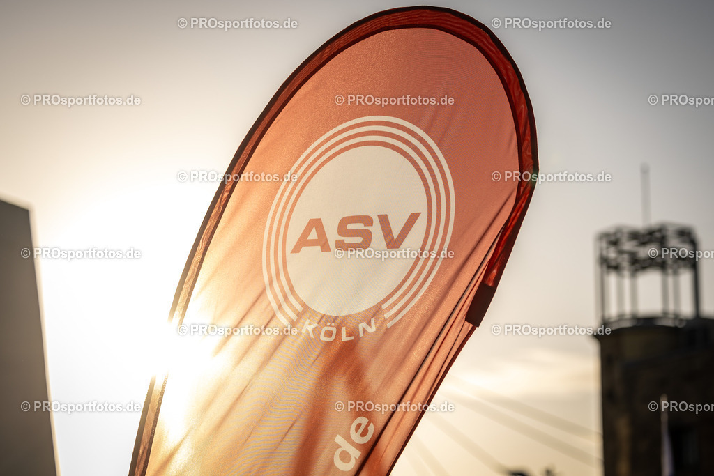 44. Kölner Brückenlauf; Koeln, 14.09.25 | Impressionen vom 44. Kölner Brückenlauf am 14.09.25 am Schokoladenmuseum in Koeln. Foto: BEAUTIFUL SPORTS/Leah Kohring