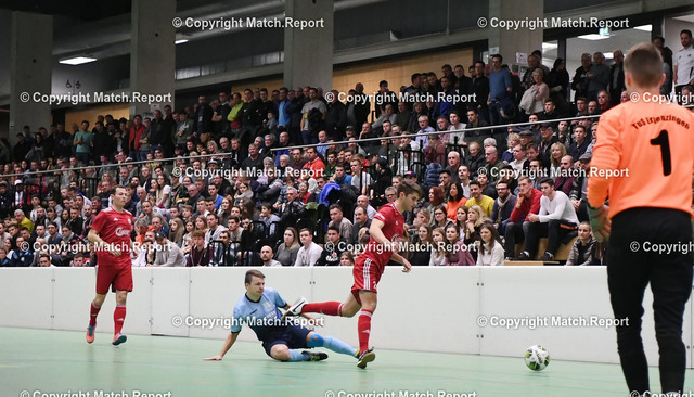 Hallenfussball; Stadtpokal Rottenburg 2018 | Hallenfussball; 43. Stadtpokal Rottenburg 2018 in der Volksbank Arena  27.12.2018Ausrichter TSV Kiebingen;Aktive TuS Ergenzingen - FC Rottenburg (Rot)Voll besetzte Volksbank ArenaFOTO: ULMER PressebildagenturxxNOxMODELxRELEASExxDie Abklaerung von Persoenlichkeitsrechten abgebildeter Personen obliegt dem Nutzer bzw. Auftraggeber.