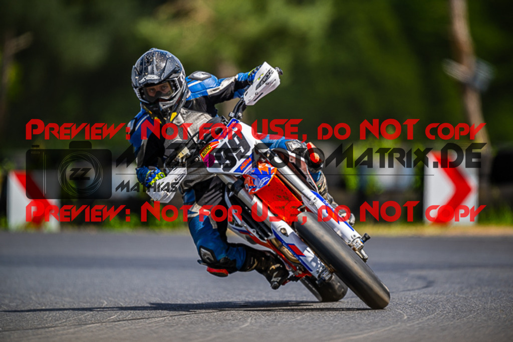 MaZZes_FotoMatrix_220528_1417 | Fotograf Mathias Schmid
Sportfotograf,
Eventfotograf,
Hochzeitsfotograf,
Portraitfotograf