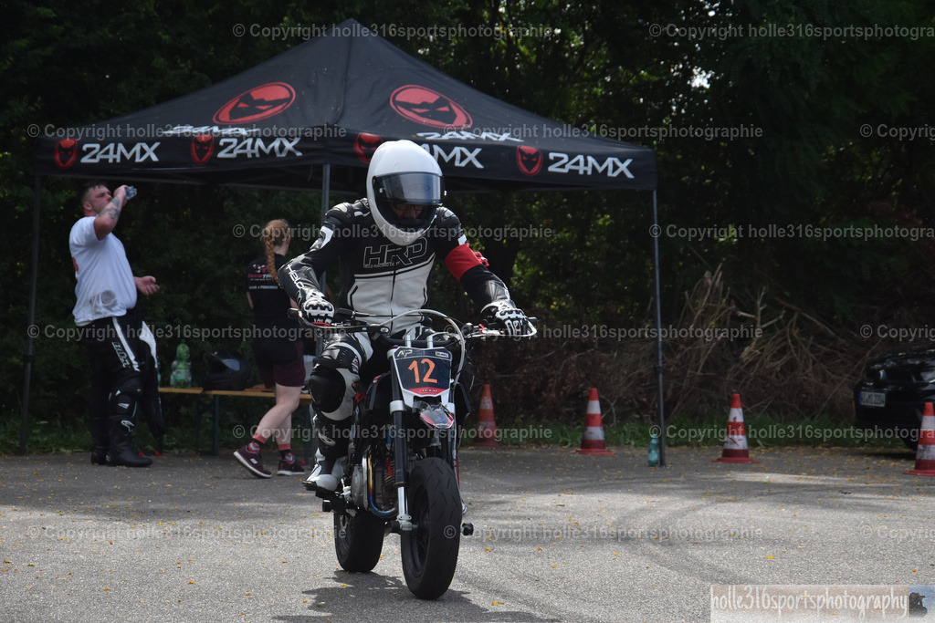 DSC_0993 | Sportfotografie , Motorsport, Motoross, Reitsport, Mointainbike, Enduro,
Landschaft , Outdoor, Eventfotografie, Landschaft, Bilder online bestellen - Realisiert mit Pictrs.com