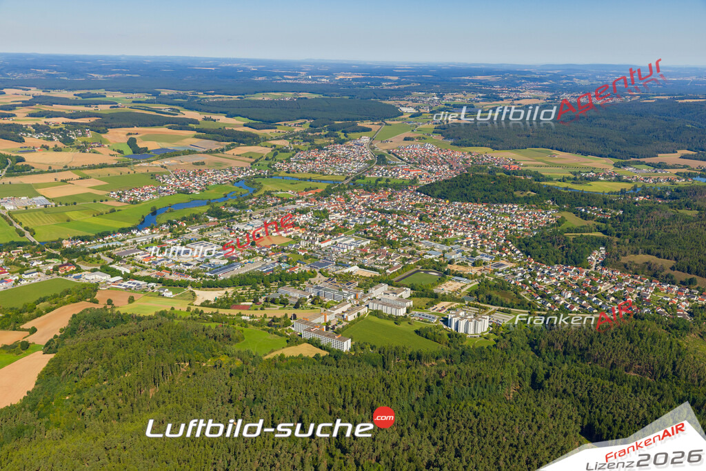 Luftaufnahme der Stadt Regenstauf - Die Luftaufnahme wurde 2025 vom UL-Flugzeug heraus erstellt ( keine Drohne ) - Hochauflösende Luftaufnahme - für professionelle Ausdrucke geeignet. Die Geschenkidee !Mit Lizenz und Bildrechte bestellbar