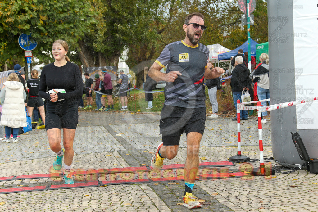 241020_1115_EX1_1646 | Sportfotografie im Rhein-Sieg Kreis, Köln, Bonn, NRW, Rheinland Pfalz, Hessen, etc. Unser Tätigkeitsfeld umfasst den Laufsport vom Volkslauf über den Marathon, Duathlon, Triathon bis zum Ultralauf wie Kölnpfad Ultra oder Schindertrail.