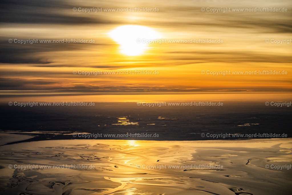 Hindenburgdamm_Bis_Zur_Ostsee_Sonnenaufgang_ELS_0001 | FRIEDRICH-WILHELM-LüBKE-KOOG 01.05.2023 Sonnenaufgang in Friedrich-Wilhelm-Lübke-Koog mit Blick zur Ostseeküste im Bundesland Schleswig-Holstein, Deutschland. // Sunrise in Friedrich-Wilhelm-Luebke-Koog with a view of the Baltic Sea coast in the state of Schleswig-Holstein, Germany. Foto: Martin Elsen