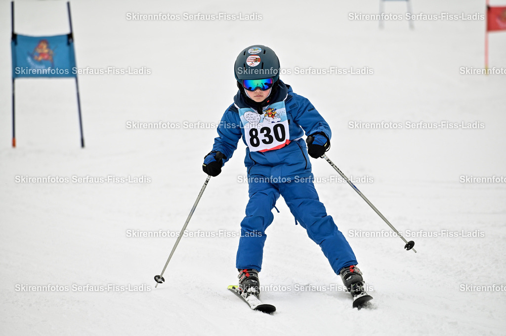 SRF_20.02.2026_1019 | Skirennfotos,Serfaus,Fiss,Ladis,Kinderskirennen,Winter,Tirol,Oberland,skirace,SFL,feelfree,weil wir's genießen,ski,Ski,skifahren,Sonnenplateau, - Realisiert mit Pictrs.com