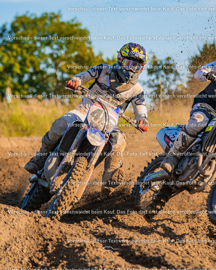 09_21_LM_Schenkenhorst-0505 | Sportfotografin aus Berlin-Brandenburg mit Fokus auf Motocross. Ich halte deine sportliche Leistung und echte Emotionen auf und neben der Strecke professionell fest. Entdecke die Fotos von deinem Rennen und bestelle sie direkt hier im Shop.