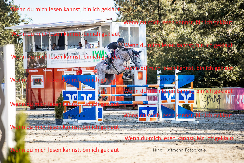 BK1A8310 | Turnierbilder Turnierfotos Nina Hüffmann Turnierfotografie Pferdefotografie Tierzeichnung Haustierzeichnung Pferdezeichnung Hundezeichnung Videograf  - Realisiert mit Pictrs.com