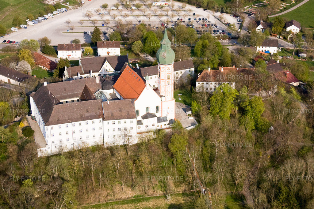 Luftbild: Kloster-Brauerei Andechs im Ortsteil Erling in Andechs im Bundesland Bayern in Deutschland. Foto: IMG_17893.jpg vom 15.04.2009 durch Werner Riehm/FLY-FOTO.deKloster Andechs
