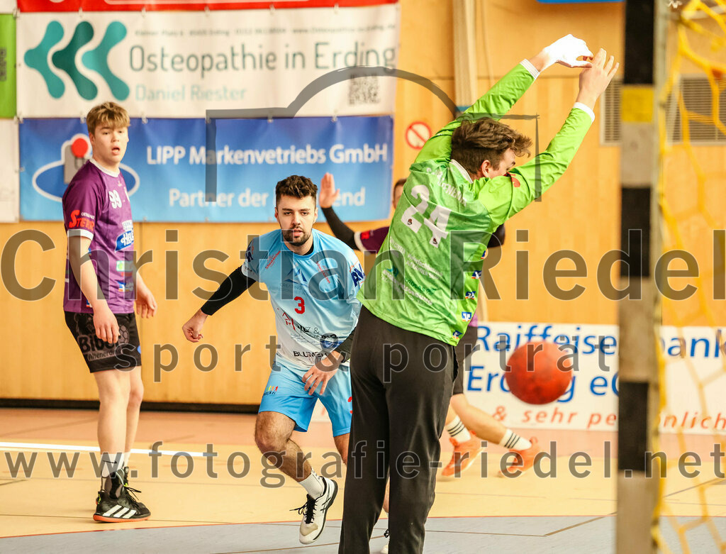 2024-01-28_024_SpVgg_Altenerding_II_gegen_HSG_Schwab-kirchen | Erding, Deutschland, 28.01.2024:
Handball, Bezirksklasse Männer Staffel Süd West 2023 / 2024, 9. Spieltag, SpVgg Altenerding gegen HSG Schwab/kirchen, Endergebnis: 30:24

Maximilian Gries (HSG Schwab/kirchen, #3), Lukas Nowack (SpVgg Altenerding, #24)

Foto: Christian Riedel / fotografie-riedel.net