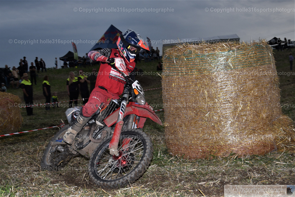 DSC_0291_01 (2) | Sportfotografie , Motorsport, Motoross, Reitsport, Mointainbike, Enduro,
Landschaft , Outdoor, Eventfotografie, Landschaft, Bilder online bestellen - Realisiert mit Pictrs.com