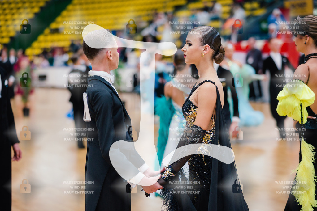 Hessen Tanzt WDSF Open Junior II Standard 9th (200) Lukas Alekna _ Emilia Wilhelmine Adler (TSC Rot-Gold-Casino Nürnberg)-2025-05-17-7567 | Webshop for digital downloads and prints of dance sport, event & show photographer Julian Link - Realisiert mit Pictrs.com