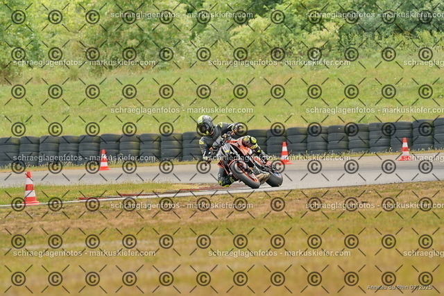 25bt05-1582 | markuskiefer.com - Realisiert mit Pictrs.com