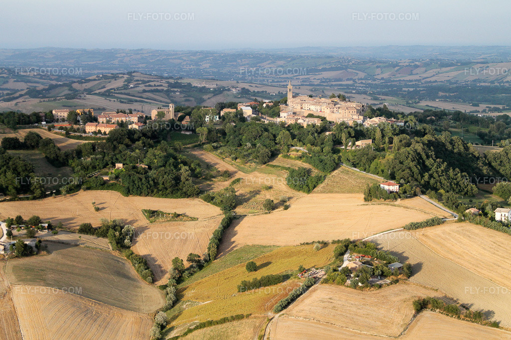 Aerial view: Local view of the streets and houses of Fratte Rosa in Marche in Fratte Rosa in the state Pesaro und Urbino, Italy. – Photo: IMG_43117.jpg taken on 07/16/2011 by Werner Riehm/FLY-FOTO.com – Resolution of the original: 4272 x 2848 px