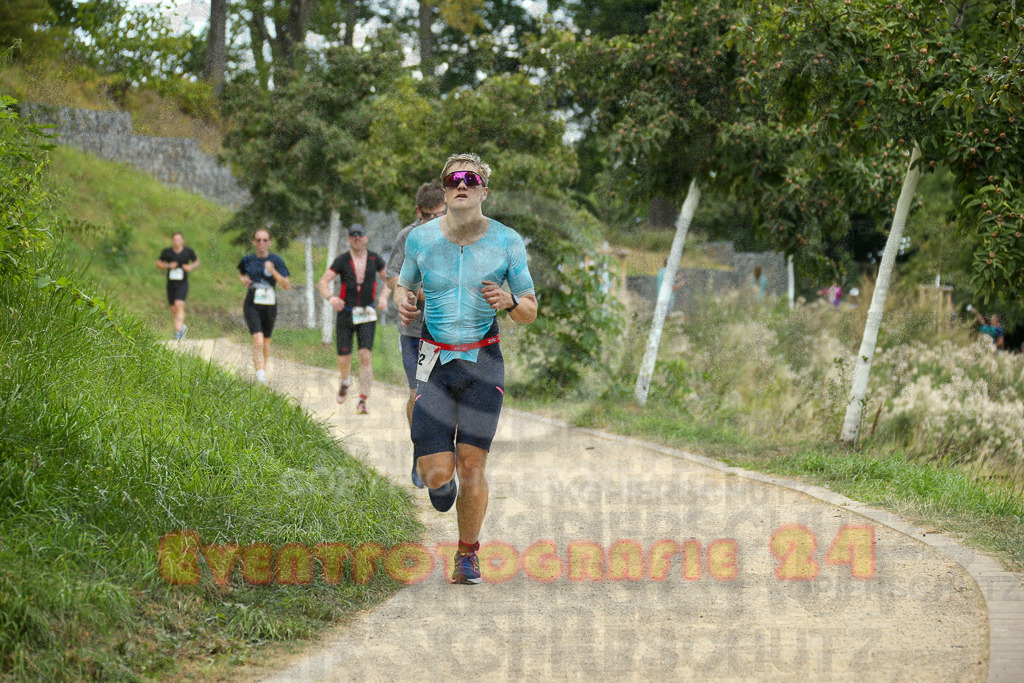 250824_1421_EX1_5948 | Sportfotografie im Rhein-Sieg Kreis, Köln, Bonn, NRW, Rheinland Pfalz, Hessen, etc. Unser Tätigkeitsfeld umfasst den Laufsport vom Volkslauf über den Marathon, Duathlon, Triathon bis zum Ultralauf wie Kölnpfad Ultra oder Schindertrail.