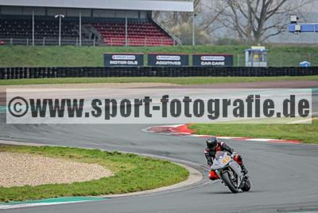 spof8726 | Professionelle Fotos von Sportveranstaltungen, aber auch Hochzeiten und anderen Events. - Realisiert mit Pictrs.com