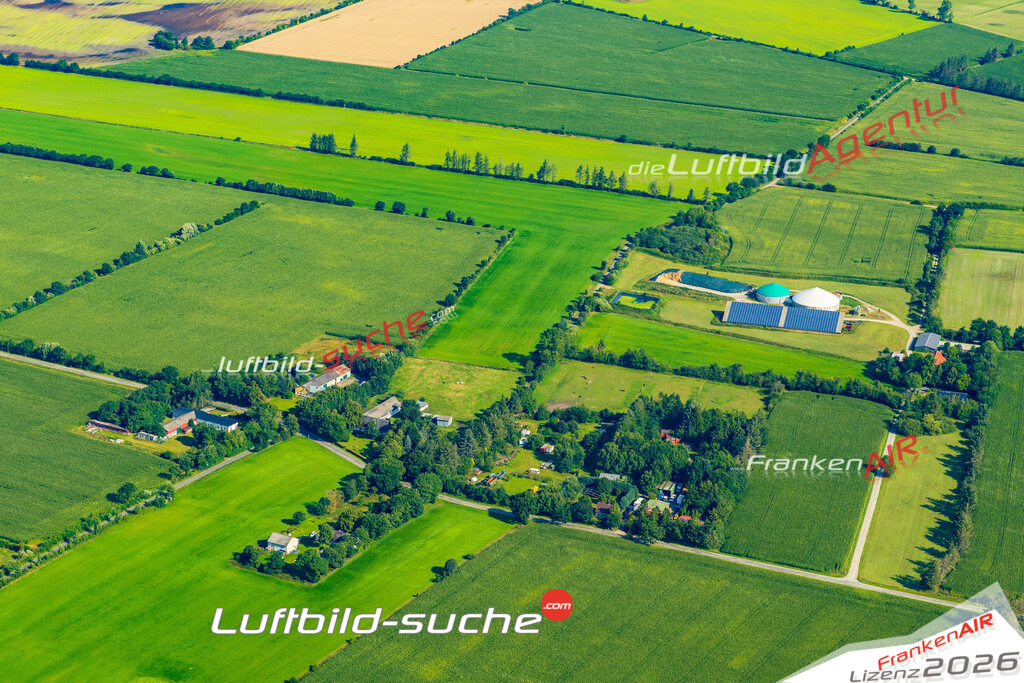 Bild der Stadt Weesby - Die Luftaufnahme wurde 2025 vom UL-Flugzeug heraus erstellt ( keine Drohne ) - Hochauflösende Luftaufnahme - für professionelle Ausdrucke geeignet. Die Geschenkidee !Hier alle&nbsp;Infos zur Lizenzierung der LuftaufnahmeWir fliegen auch dieses Jahr wieder in Ihre Region um Luftbilder zu erstellen.- Luftbild anfragen