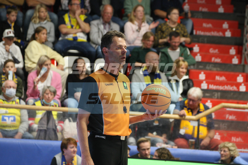 Phoenix Hagen - Vechta | Referee - © Sportfoto-Sale (MK) - Realisiert mit Pictrs.com