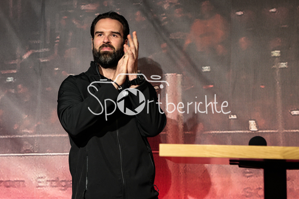 Saisonabschluss Augsburger Panther | Braden LAMB verabschiedet sich bei den Fans der Panther auf der Saisoabschlussfeier