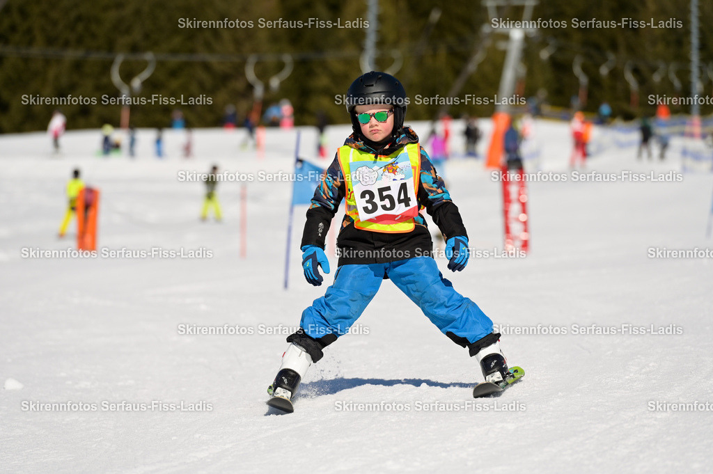 SRF_27.02.2026_151 | Skirennfotos,Serfaus,Fiss,Ladis,Kinderskirennen,Winter,Tirol,Oberland,skirace,SFL,feelfree,weil wir's genießen,ski,Ski,skifahren,Sonnenplateau, - Realisiert mit Pictrs.com