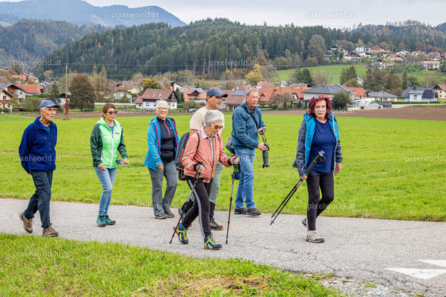 Familienwandertag der Stadtgeminde Feldkirchen - 26102023 | Bildershop von pixelworld.at - Realisiert mit Pictrs.com