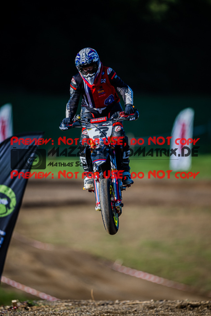 MaZZes_FotoMatrix_220903_9210 | UE40