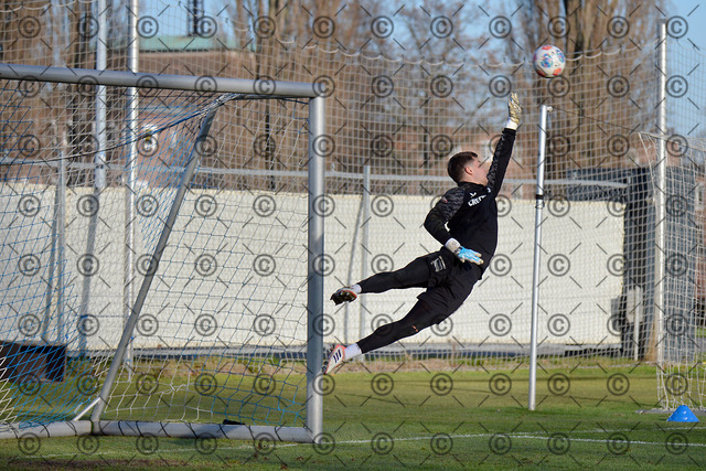 RGE_7180b | Hertha BSC, 2.Bundesliga, Herren, Training, Saison 2025/26, im Bild Torwart Tjark Ernst ( Hertha BSC ), Fotograf: Ralf Gebhardt - Realisiert mit Pictrs.com