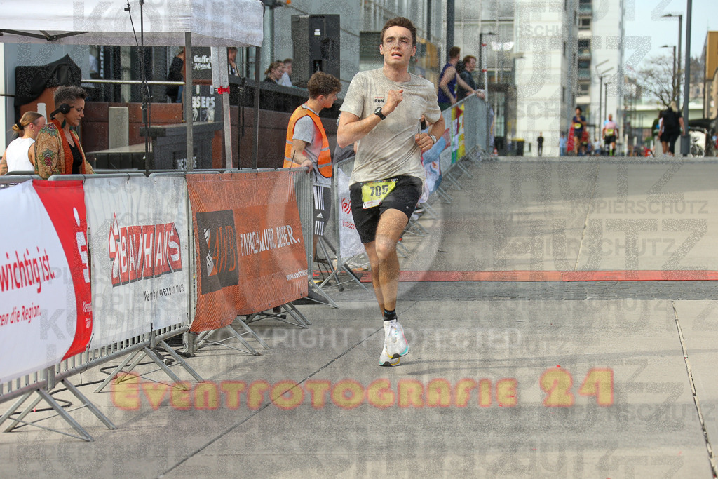 250920_1514_EX1_8607 | Sportfotografie im Rhein-Sieg Kreis, Köln, Bonn, NRW, Rheinland Pfalz, Hessen, etc. Unser Tätigkeitsfeld umfasst den Laufsport vom Volkslauf über den Marathon, Duathlon, Triathon bis zum Ultralauf wie Kölnpfad Ultra oder Schindertrail.