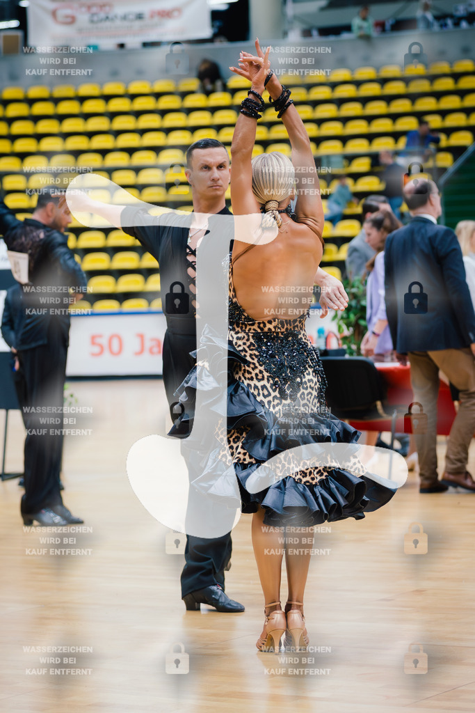 Hessen Tanzt WDSF International Open Latin 1st (17) Artur Balandin _ Anna Salita (T.T.C. Rot-Weiß-Silber Bochum)-2025-05-18-4598 | Webshop for digital downloads and prints of dance sport, event & show photographer Julian Link - Realisiert mit Pictrs.com