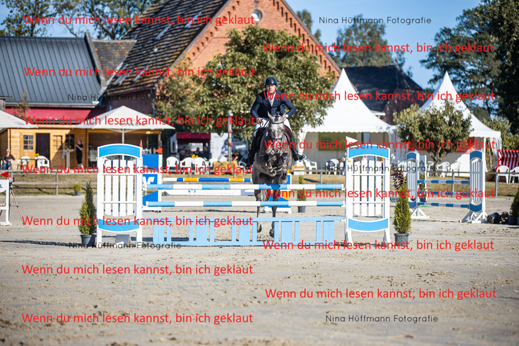 BK1A6012 | Turnierbilder Turnierfotos Nina Hüffmann Turnierfotografie Pferdefotografie Tierzeichnung Haustierzeichnung Pferdezeichnung Hundezeichnung Videograf  - Realisiert mit Pictrs.com